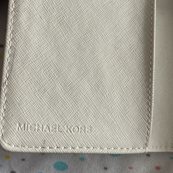Michael Kors wallet - Picture 3 of 16